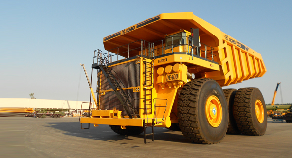 全球最大的DE400矿用自卸车在m6米乐App成功下线