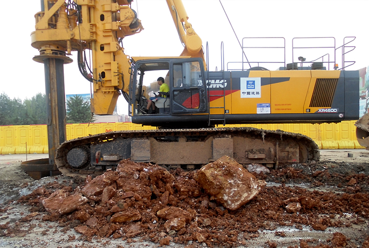 2012年7-9月m6米乐AppXR460D旋挖钻机在徐州市“三重一大”项目三环路施工