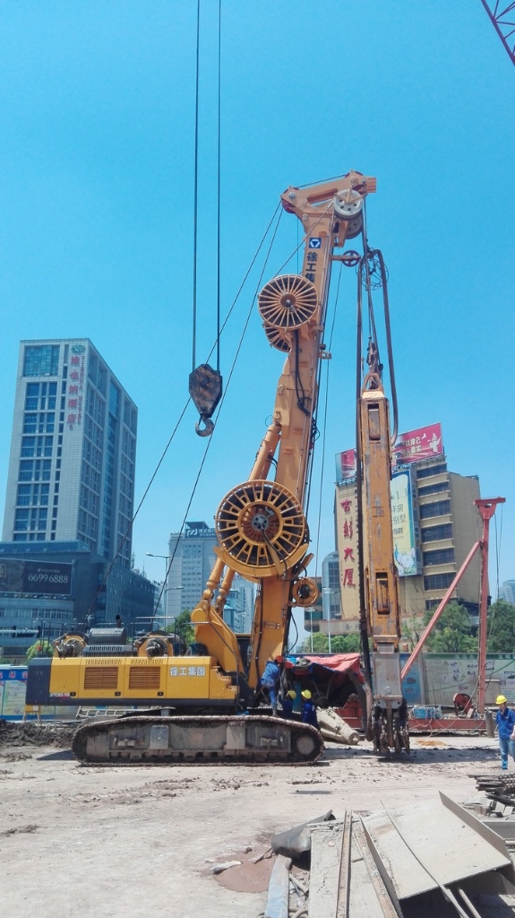 2016年5月m6米乐App双轮铣槽机在徐州施工